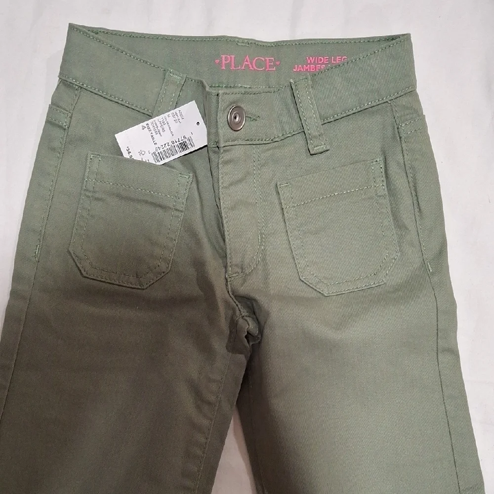 NEW. The Children's Place Olive wide Leg Size 4